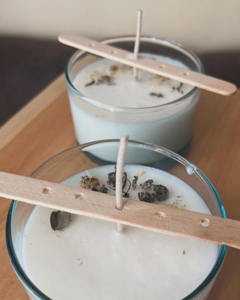 Vela de soya con esencia de romero, hecha a mano